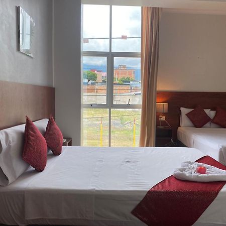 Hotel La Palmera De Oro Tarapoto Ngoại thất bức ảnh